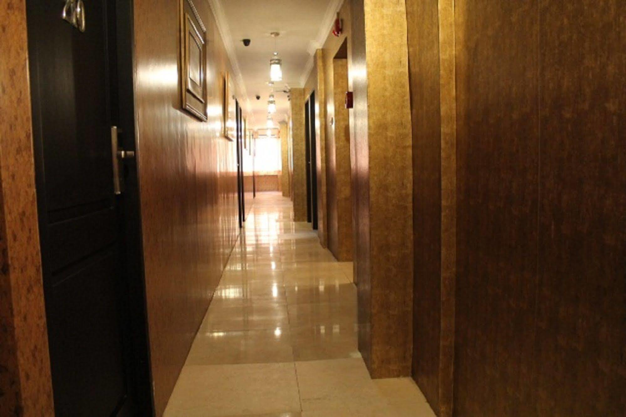 Twins Hotel Jakarta Exteriör bild